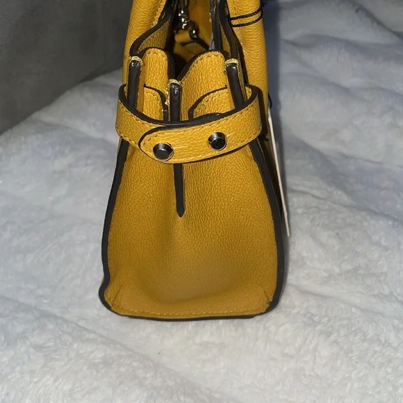 Furla Pin Ladies Mini Yellow

Ginestra Leather Tote New With Tags - Picture 4 of 10